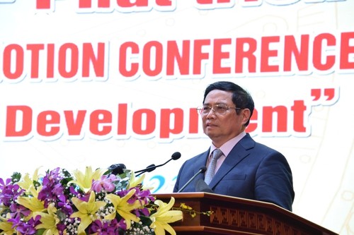 Pham Minh Chinh à la conférence sur la promotion d’investissement dans la province de Soc Trang - ảnh 1