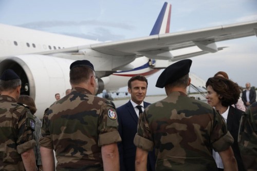 Emmanuel Macron en Roumanie avant une possible visite en Ukraine - ảnh 1