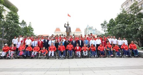 Cérémonie de départ de la délégation nationale pour les ASEAN Para Games 11 - ảnh 1