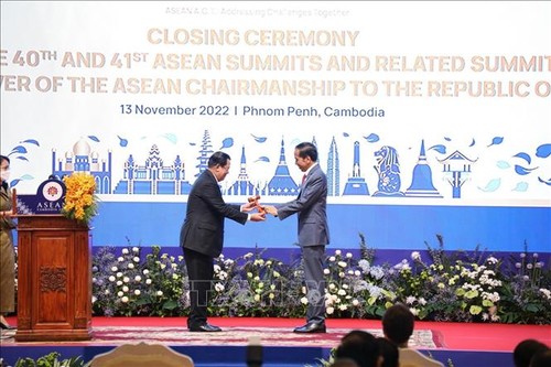 Clôture des Sommets de l’ASEAN - ảnh 1