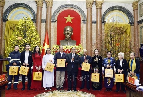 Nguyên Xuân Phuc reçoit 50 acteurs de la série «Les gestes bienveillants» - ảnh 1