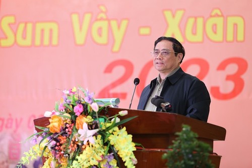 Le programme «Un Têt d’union» à Phu Yên en présence de Pham Minh Chinh - ảnh 1
