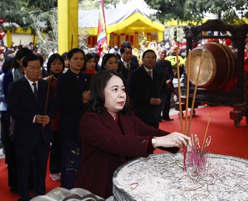 Vo Thi Anh Xuân à la célébration du 1983e anniversaire de l'insurrection des deux Sœurs Trung - ảnh 1