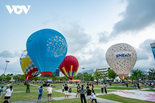 Tuyên Quang: Ouverture de la 2e fête internationale de montgolfières - ảnh 1