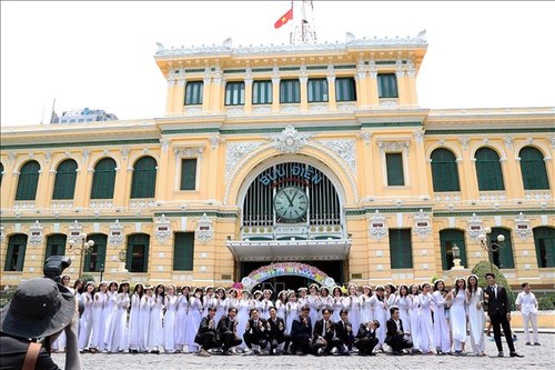 La poste de Hô Chi Minh-ville parmi les 11 bureaux de poste les plus beaux au monde - ảnh 1