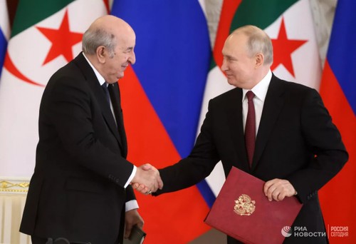 Vladimir Poutine annonce un renforcement des liens avec l’Algérie - ảnh 1