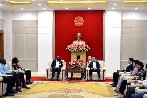 Une délégation de l'Assemblée nationale ivoirienne à Quang Ninh - ảnh 1