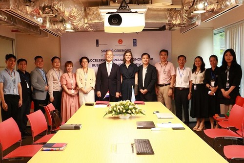 L’ambassade hollandaise et le PNUD-Vietnam signent le projet ACE-Biz sur l’économie circulaire - ảnh 1