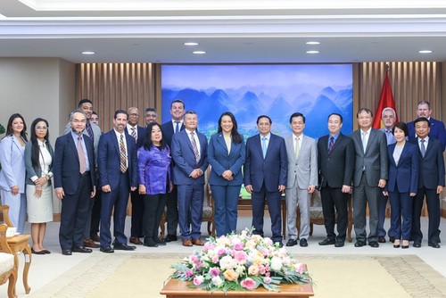 Pham Minh Chinh reçoit une délégation d’officiels et d’hommes d’affaires de la Californie - ảnh 1