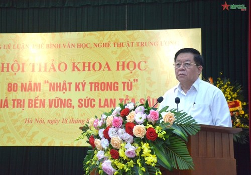 Faire rayonner les valeurs du «Carnet de prison» du Président Hô Chi Minh  - ảnh 1