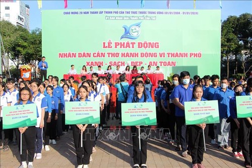 Lancement du mouvement «La population de Cân Tho agit pour une ville verte, propre, belle et sûre» - ảnh 1