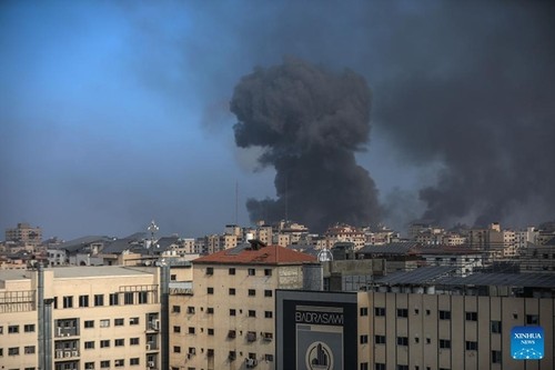 L’armée israélienne intensifie ses bombardements dans la bande de Gaza - ảnh 1
