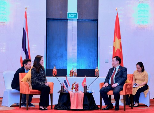 Le président de l’Assemblée nationale vietnamienne rencontre des hommes d'affaires thaïlandais - ảnh 2