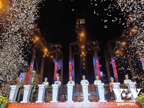 Hô Chi Minh-ville: Le port Tân cang ouvre l’année du Dragon dans l’efferverscence - ảnh 1