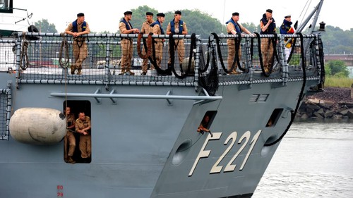 L'Allemagne rejoint la mission navale de l'Union européenne en mer Rouge - ảnh 1