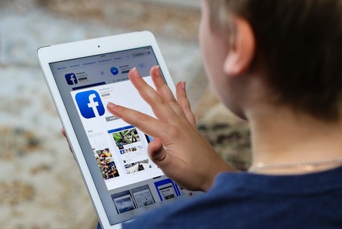 L'UE enquête sur Facebook et Instagram concernant la protection des enfants - ảnh 1