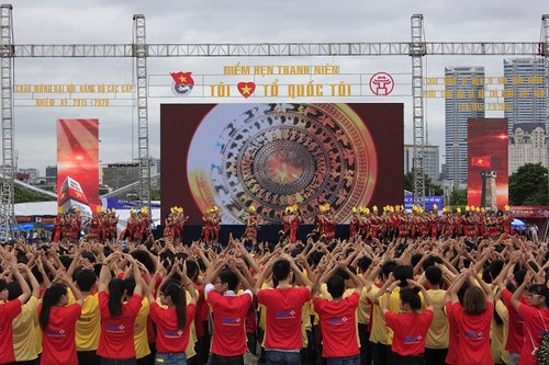 Во Вьетнаме проходят мероприятия в честь 70-летия Августовской революции и Независимости страны - ảnh 1