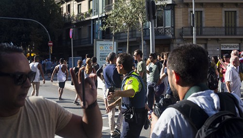 26 французов пострадали в результате теракта в Барселоне - ảnh 1