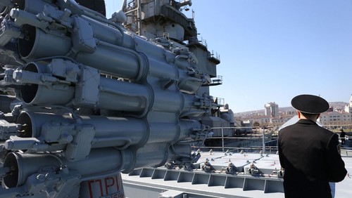 Путин: корабли с «Калибрами» перейдут на постоянную вахту в Средиземном море - ảnh 1