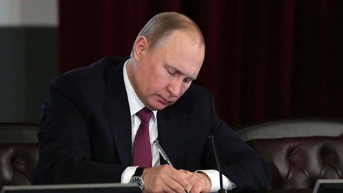Президент РФ Владимир Путин подписал закон об устойчивом Рунете - ảnh 1