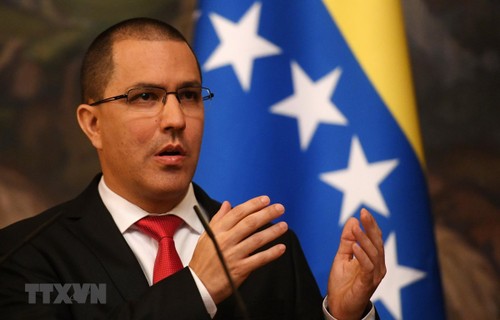 Венесуэла обвинила ЕС в намерении разрушить мирный диалог с оппозицией - ảnh 1