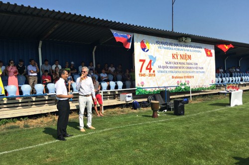Вьетнамцы в Словакии отпраздновали День независимости - ảnh 1