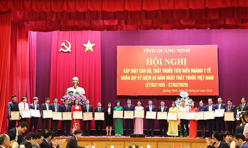 Во Вьетнаме проходят различные мероприятия в честь Дня вьетнамского врача - ảnh 1