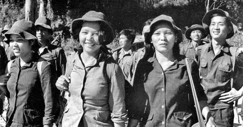 Во Вьетнаме отмечают 70-летие со дня создания Сил молодых добровольцев  - ảnh 1