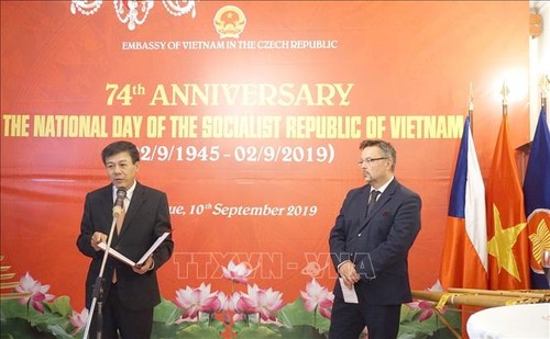 Вьетнам и Чехия укрепляют и развивают традиционную дружбу - ảnh 1