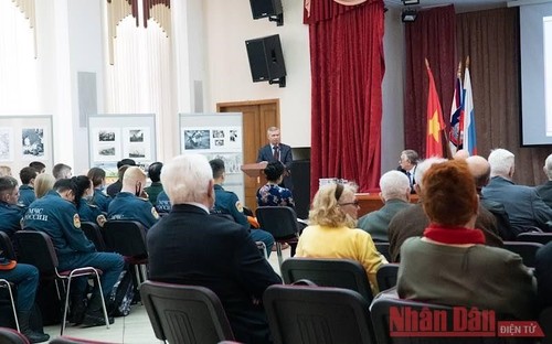 В России прошла праздничная церемония в честь 46-й годовщины освобождения Южного Вьетнама и воссоединения страны  - ảnh 1