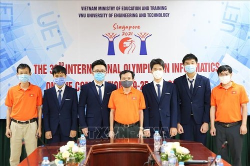 Четыре вьетнамских школьника завоевали серебряные медали на Международной олимпиаде по информатике 2021 г. - ảnh 1