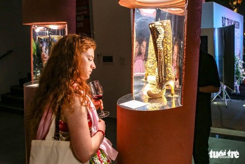 Выставка «Керамическая обувь Батчанг и прогулка с итальянской культурой»: Культурный мост между двумя континентами - ảnh 1