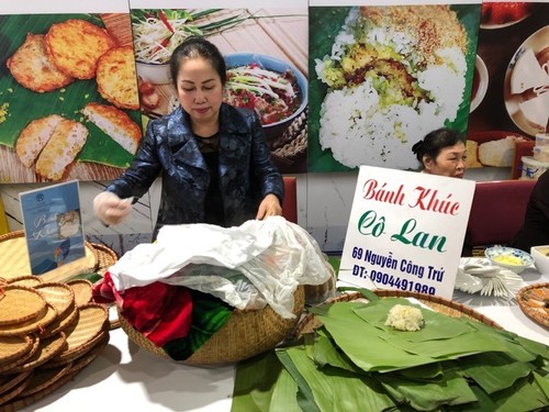 О Нгуен Тхи Лан, которая создала бренд пирога «Co Lan» в Ханое - ảnh 3