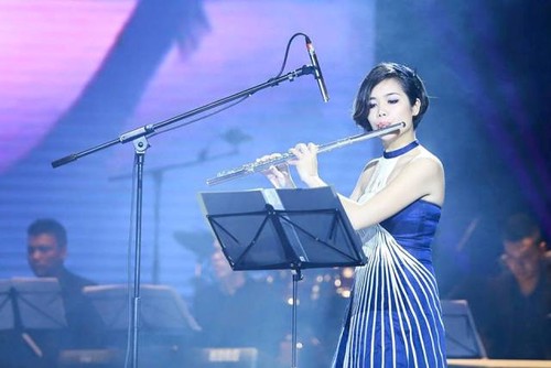 플룻 티스트 레 트 흐엉 (Lê Thư Hương), 국제 연주회에서 베트남 음악 소개 - ảnh 1