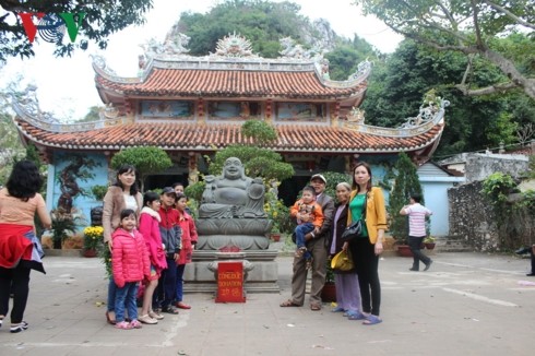 새해 첫날들, 베트남의 중부지방에 많이 찾아 온 외국 관광객 - ảnh 1