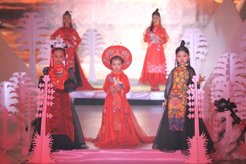 2019년 베트남 국제어린이 패션위크 - ảnh 1