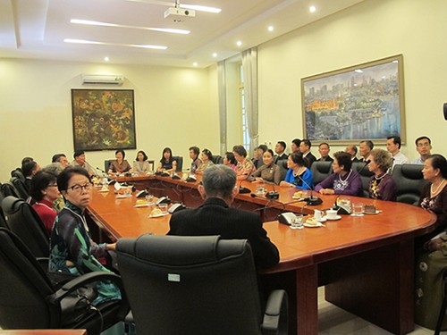 Đoàn cựu giáo viên kiều bào tại Thái Lan kết thúc chuyến thăm Việt Nam - ảnh 4
