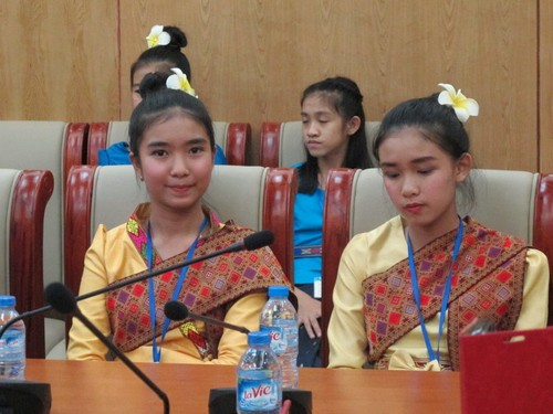 Đoàn thanh thiếu nhi kiều bào Lào về thăm Việt Nam - ảnh 4