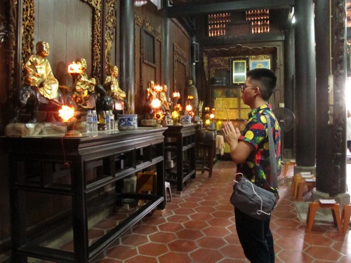 Đoàn thanh thiếu niên kiều bào thăm chùa Vĩnh Tràng, Tiền Giang - ảnh 3