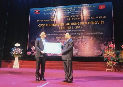 Sôi nổi cuộc thi hùng biện tiếng Việt của các sinh viên Lào - ảnh 3