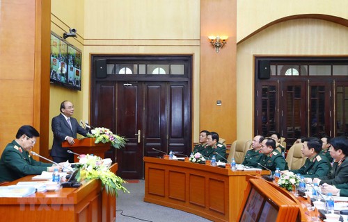 Thủ tướng Nguyễn Xuân Phúc nhấn mạnh tinh thần kết hợp phát triển kinh tế với quốc phòng - ảnh 1