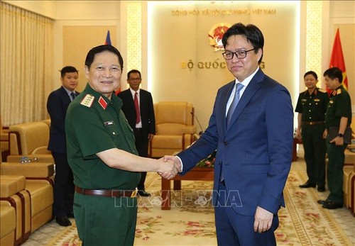  Đại tướng Ngô Xuân Lịch tiếp Đại sứ đặc mệnh toàn quyền Vương quốc Campuchia tại Việt Nam  - ảnh 1