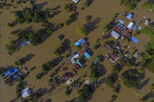 Thủ tướng Nguyễn Xuân Phúc gửi điện thăm hỏi về thiệt hại do bão Podul gây ra tại Thái Lan - ảnh 1