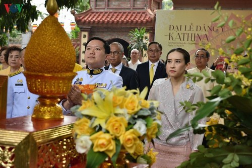 Đại lễ dâng y Kathina do Quốc vương Thái Lan cúng dường - ảnh 1