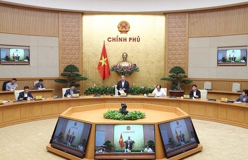 Thủ tướng Nguyễn Xuân Phúc đề nghị doanh nghiệp cùng thực hiện mục tiêu kép - ảnh 1