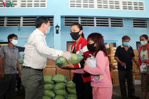 Doanh nghiệp Việt Nam góp sức cùng Chính phủ Campuchia phòng, chống dịch viêm đường hô hấp cấp COVID-19 - ảnh 1