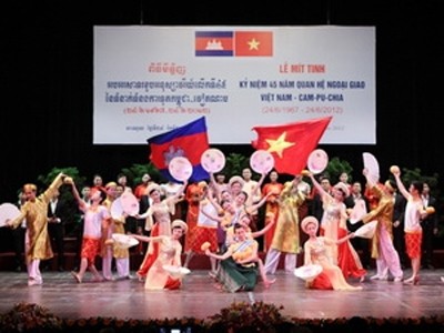 Vietnam-Kamboja memperkuat mekanisme kerjasama demi kesejahteraan dan perkembangan  - ảnh 3