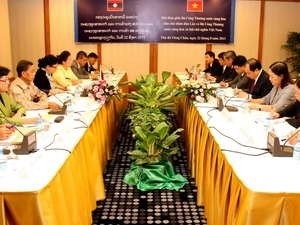 Vietnam dan Laos memperkuat nilai perdagangan bilateral - ảnh 1