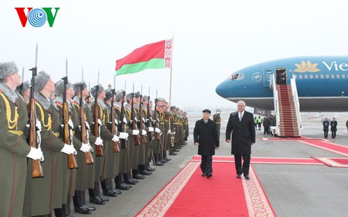 Sekjen KS PKV, Nguyen Phu Trong memulai kunjungan resmi di Republik Belarus - ảnh 1