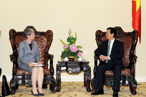 Perdana Menteri Vietnam, Nguyen Tan Dung menerima Duta Besar Jerman, Jutta Frasch   - ảnh 1